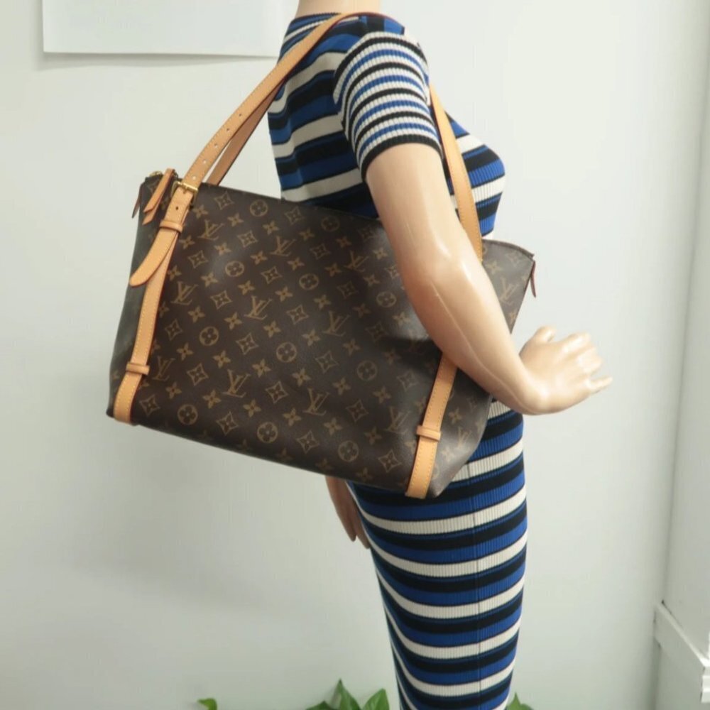 100% Authentic Louis Vuitton Brown Monogram Canvas Shoulder Bag - Picture 13 of 13